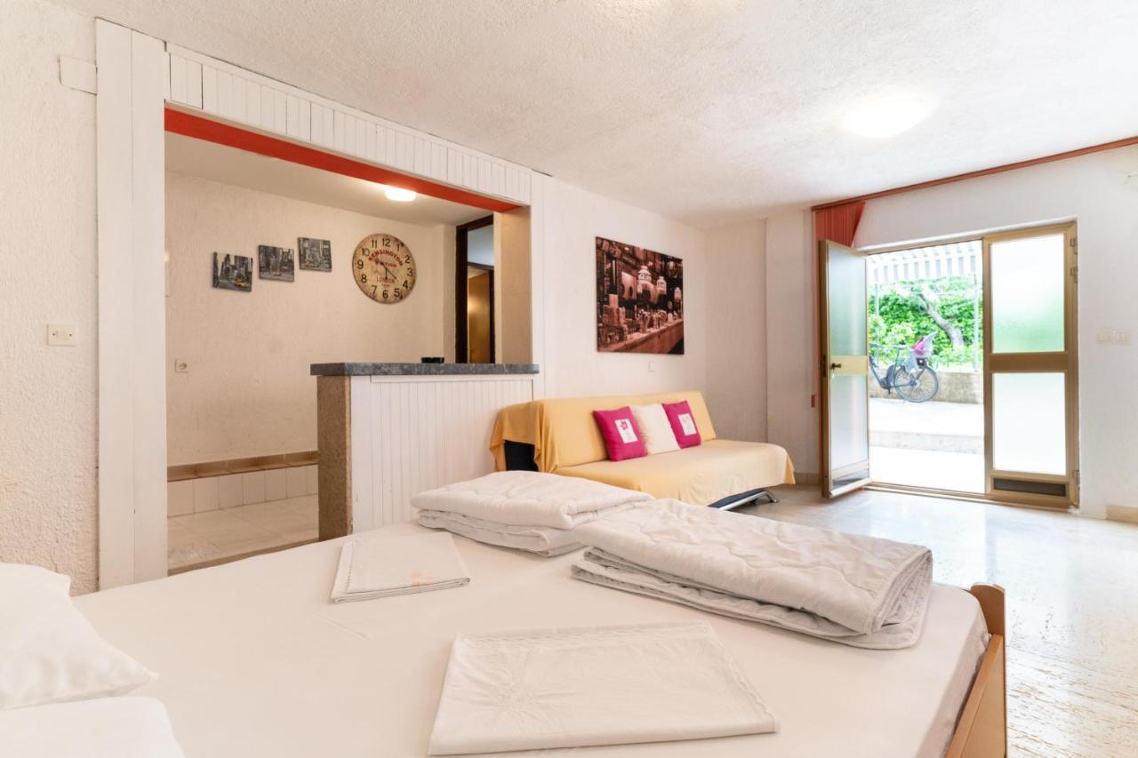 Apartment Milka โรวีน ภายนอก รูปภาพ